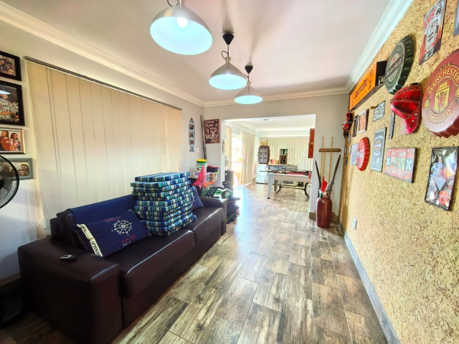 3 Bedroom Property for Sale in Vaalpark Free State